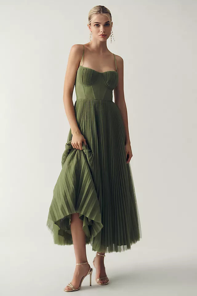 Claire – Elegant Asymmetric Tulle Dress with Pleats
