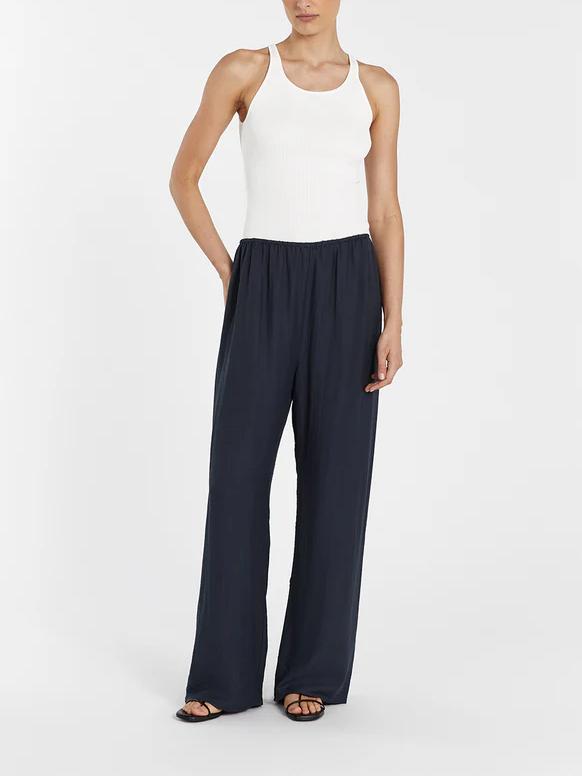 Nova Twist Linen Set