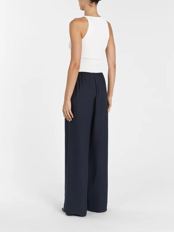 Nova Twist Linen Set